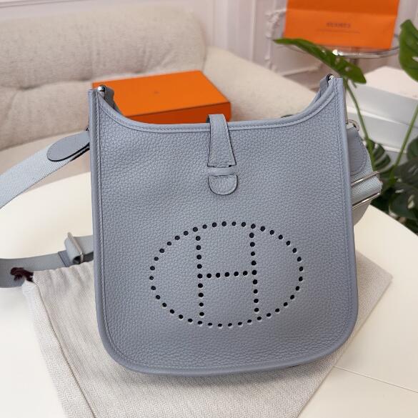 【エルメス HERMES】エブリン 23 トリヨンクレマンス  アルドワーズ シルバー金具 (100%マシン)